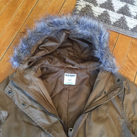Old Navy khaki cargo style jacket, fur hood - Picture 2 of 7